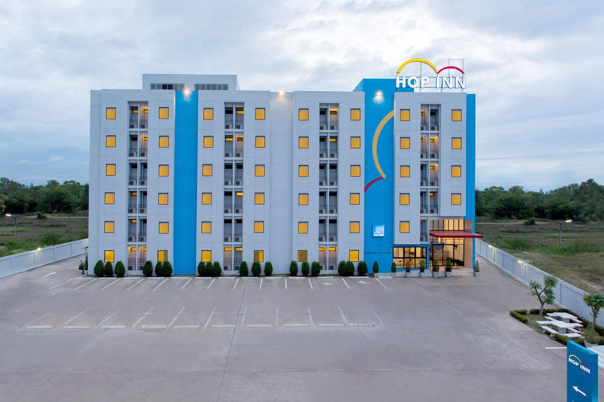 Hop Inn Lampang Exterior photo